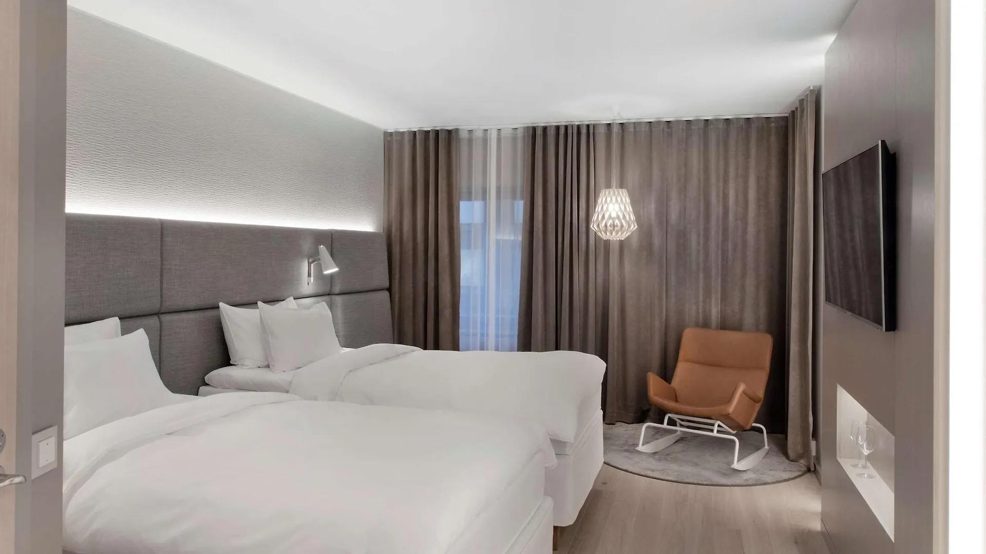 **** Hotel Radisson Blu Royal Hotel, Helsinky Finsko